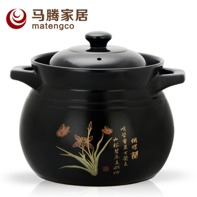 Stewed pot of ceramic casserole in King Kong pot with high temperature 800 degree dry burning