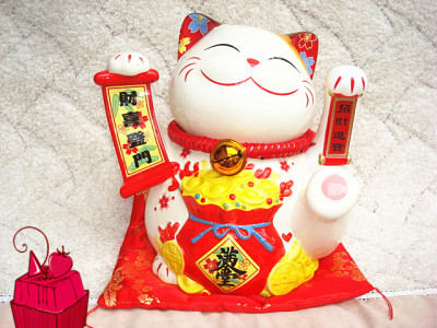 Specializing in the production of 11-inch wave lucky cat ornaments ideas lucky cat Office opening move