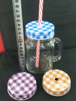 Manufacturing manufaturein the production of glass handle cup 400 ml with a variety of color checkered lid