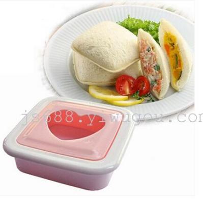When the DIY sandwich mold maker love bread toast Rice and vegetable roll machine, kitchen gadgets