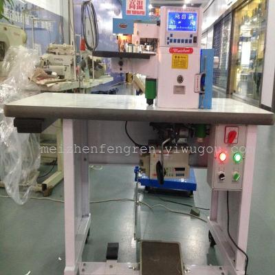Fully automatic computer glue cutting machine for shoes and bags
