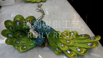 Resin crafts decorated animals made peacock dance