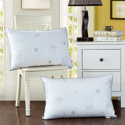 Shuanghe Three-Dimensional Feather Fabric Pillow Pillow