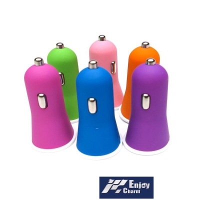 The new mini car charger with a small horn car full of USB color car charger head
