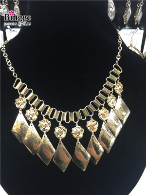 Long Tassel Necklace Jewelry Case iron collar Gold Diamond Necklace