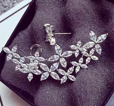 Ladies wind gem Rhinestone Flower Flower Cluster Earrings ear clip earrings asymmetric personality