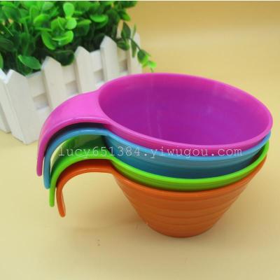 Colorful fashion belt handle plastic salad bowl portable plastic bowl picnic tool