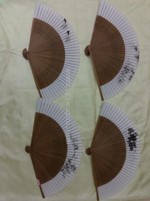High - grade double - sided bamboo material is worn by hand to draw the whole handicraft fan