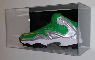 Yiwu manufacturers custom acrylic organic glass display of football boots, football boots wholesale sales