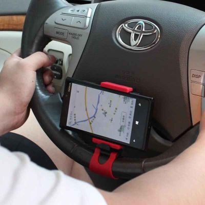 Car steering wheel universal mobile phone carrier Samsung Apple navigation support