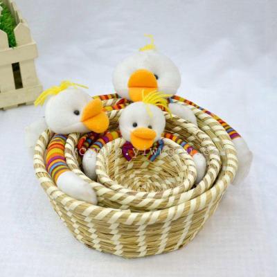 Three sets of garden green environmental protection of the duck and the duck with a basket of gifts