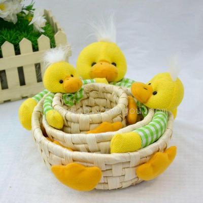 Easter crafts duck holding basket straw storage basket rural environmental protection
