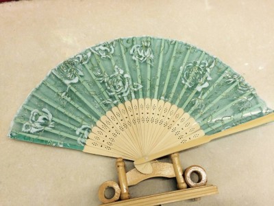 Single layer rose bamboo fan