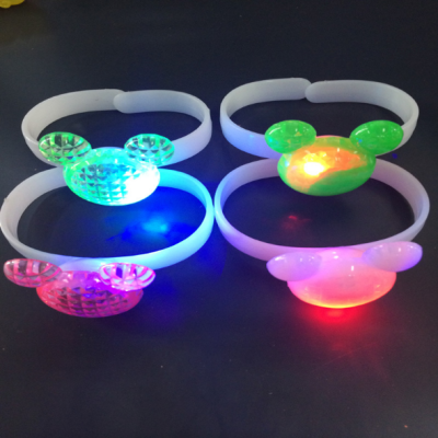 The most popular LED creative light luminous toy wholesale selling stall Bracelet