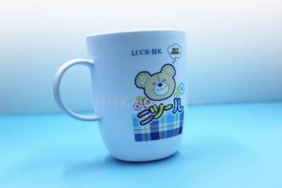 Brush one's teeth cup gargle cup wash gargle cup just pass plastic cup 2 yuan daily necessities stall source of goods