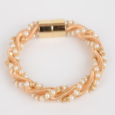 2016 yiwu factory handmade decorative bracelet magnetic link female style bracelet