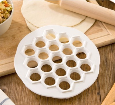 Creative Kitchen Utensils Dumpling Packer Dumplings Accelerator Porous Dumpling Mold
