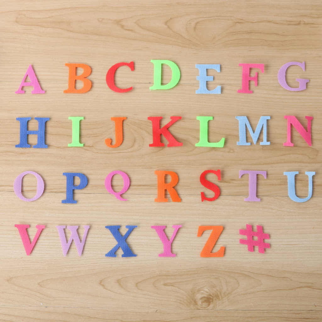 创意型26个字母益智型玩具彩色魔术贴