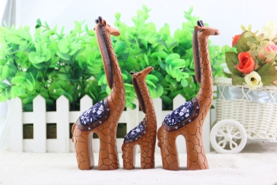 Creative Resin Decorations Crafts a Family of Three Giraffe 5178