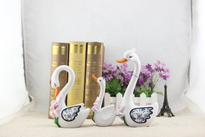 Creative Resin Decorations Crafts a Family of Three Swans 5183