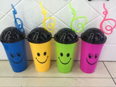 Creative Children's Straw Cup with Lid Shaped Straw Direct Suction Plastic Cup Smiling Face Cup 677-1001