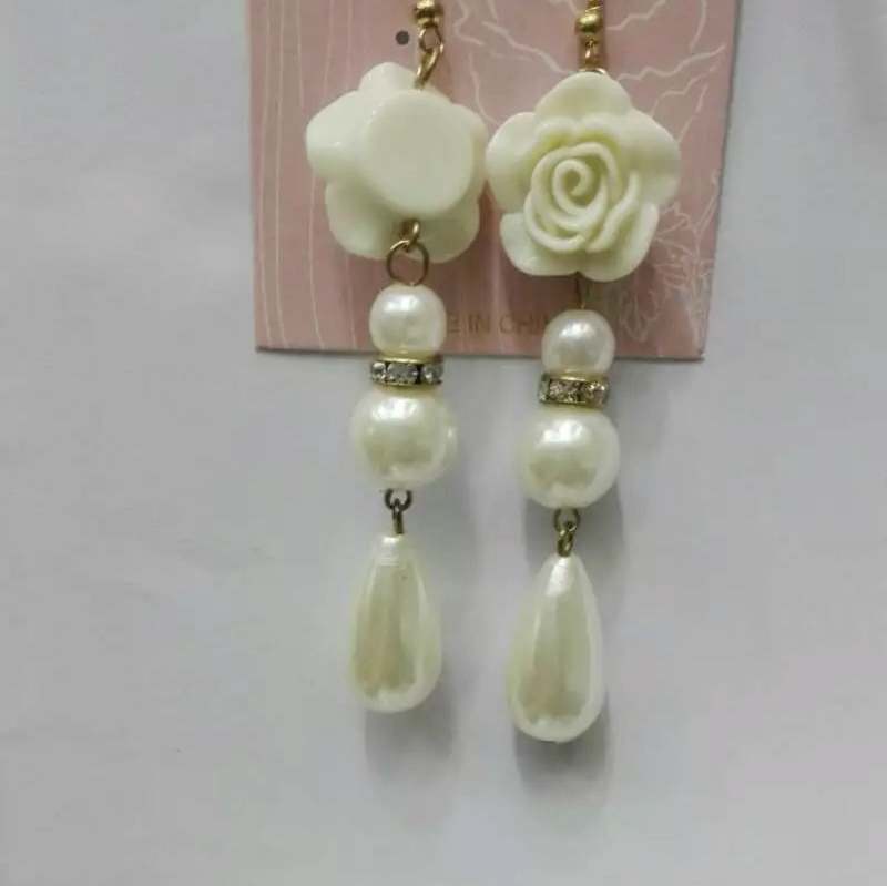 法国长款珍珠花女耳环防过敏韩版热卖