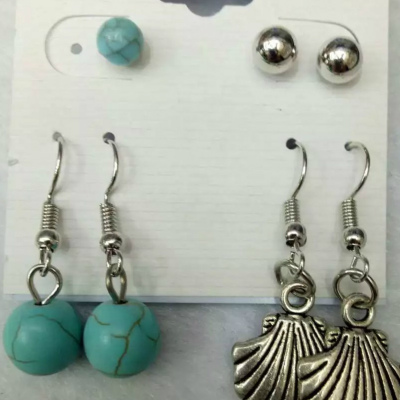 South Korea leaves two creative jewelry pendant earrings for women