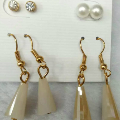 South Korea Crystal Earrings two pairs of creative earrings with Pearl Earrings