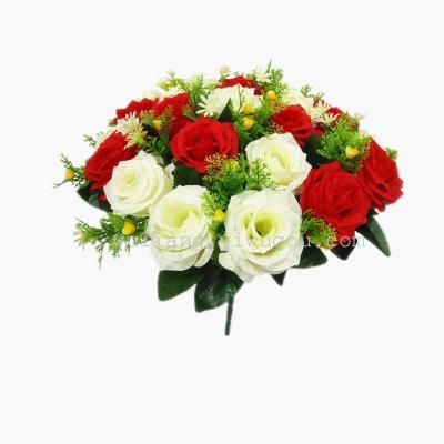 Artificial silk wedding bride holding rose decorations simulation 24 head small angle edge.