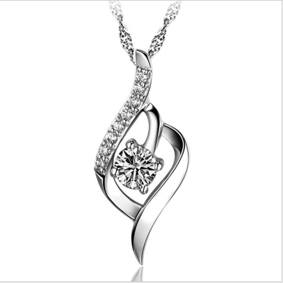 Female love love heart-shaped pendant Pendant Necklace