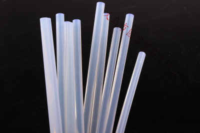High quality hot-melt adhesive rod pure natural rubber fully transparent rubber stick super viscosity.