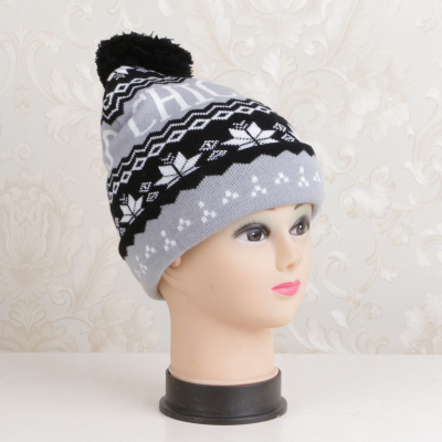 The Snowflake logo and the stretch knit cap woolen cap cover cap