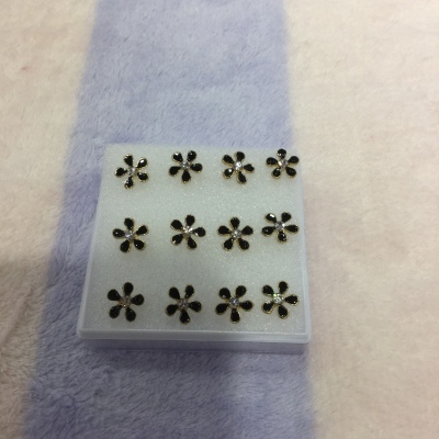 Korean five leaf flower ear stud