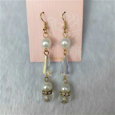 The lovely pearl earrings are transparent crystal circle female temperament