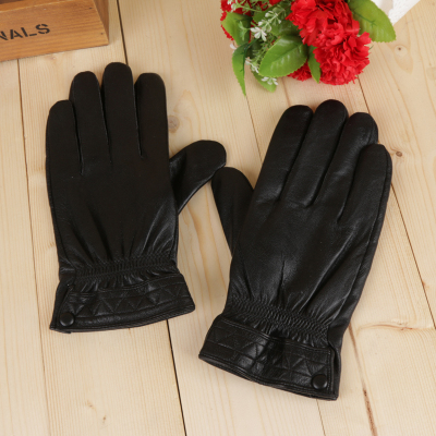 Autumn and winter new warm leather gloves and gloves.