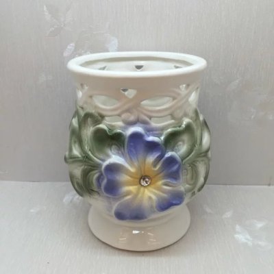 Ceramic vase handicraft articles small expressions using flower expressions using white porcelain waterproof hollow out float flower drill