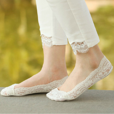 South Korea socks shallow mouth invisible lace silica soles anti slip off female thin ship socks