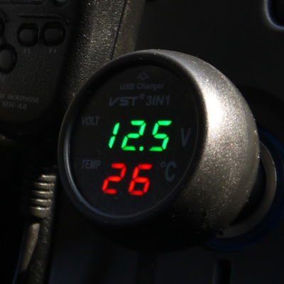 Multifunctional automobile voltmeter USB thermometer for car charger