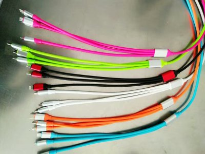 Bouncy Three-in-One Data Cable
