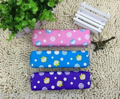 Hot Korean small fresh strawberry fruit blue cute cartoon pen student stationery bag factory direct