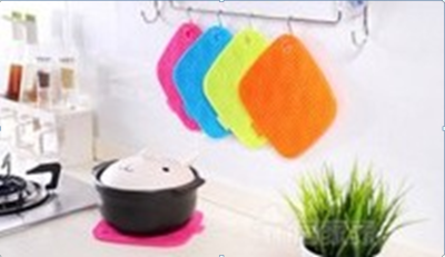 Pot mat creative silica gel mat mat mat can be linked to the hot pot mat mat mat hot pad kitchen gadget