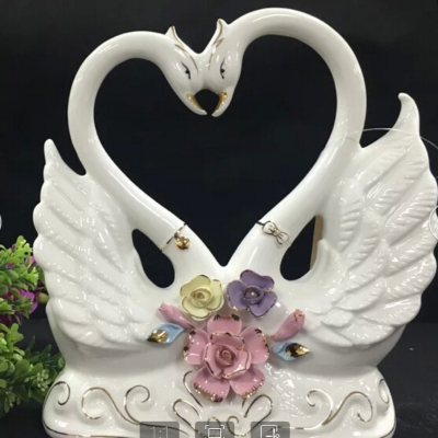 Creative and fashionable swan decoration white porcelain applique hand-craft heart-shaped color