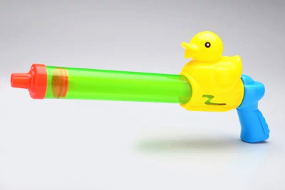 Children's toys wholesale gun series play sand play in the water pump water OPP 40CM yellow duck