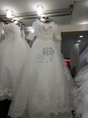 In 2018, the new designer tailor-made wedding dress will be sold directly to the manufacturers.
