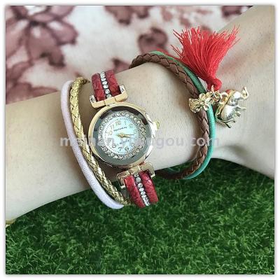 2017 latest lady Elephant Pendant Bracelet Watch
