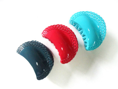 Manufacturers selling 8 cm hollow lace rectangular plastic grip transparent color hair grab hair