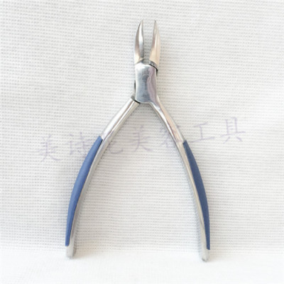 Stainless steel built-in spring beauty clamp dead skin scissors plastic handle bag