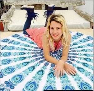 Round European and American wind new beach towel shawls summer Amazon peacock style