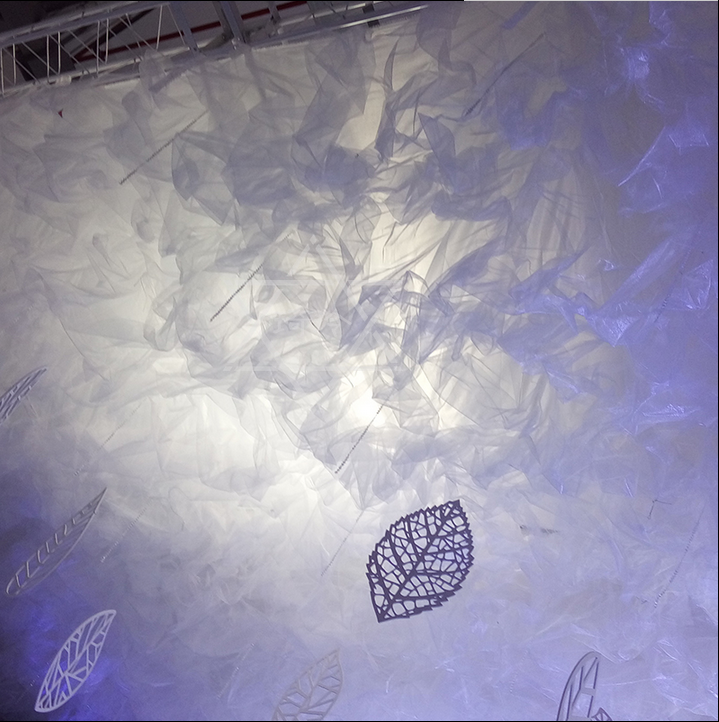 婚庆道具T台网纱路引雪纱棉花云朵吊顶纱装饰婚礼云顶纱橱窗装饰