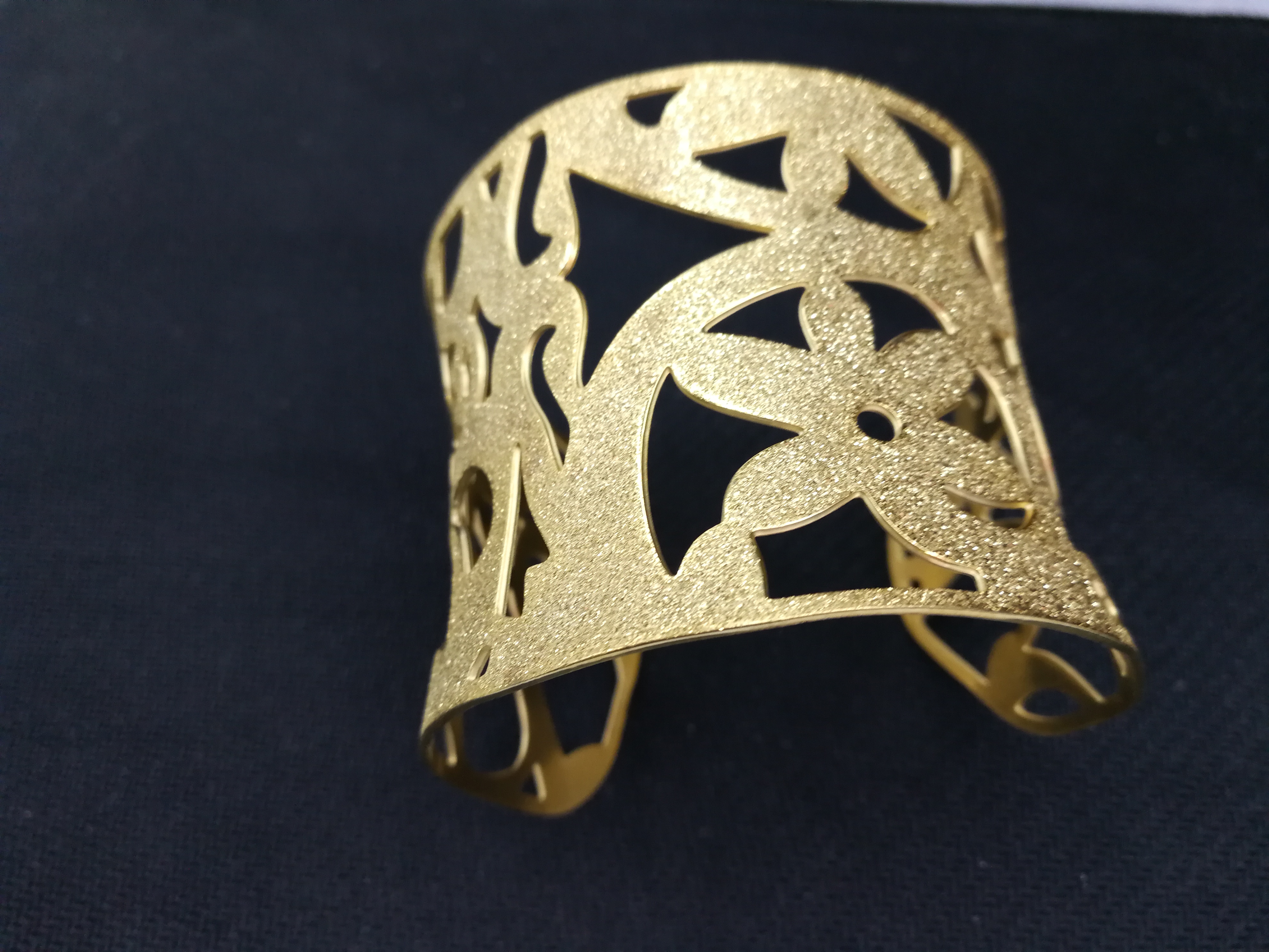 不锈钢腐蚀镂空手镯来图来样工厂可定制